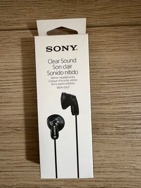 NEW IN BOX Sony Clear Sound Black Earbuds Wired Earphones